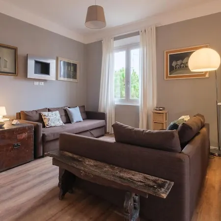 Elegance And Comfort In The Heart Of Apartment Bologna