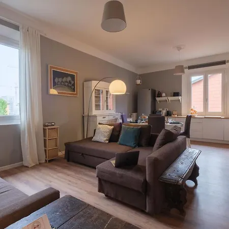 Elegance And Comfort In The Heart Of Apartment
