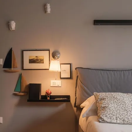 Elegance And Comfort In The Heart Of Apartment *